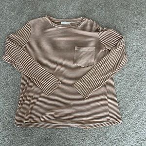 Women’s long sleeve pocket t-shirt